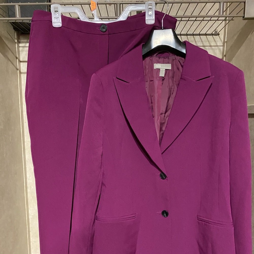 ASOS Design 2 piece suit. NWOT💜